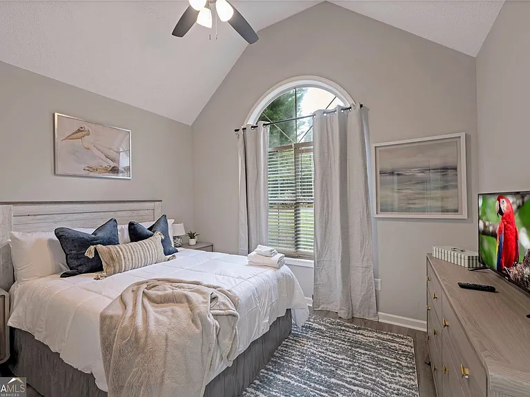 6839 Sandy Creek Dr — Photo 16