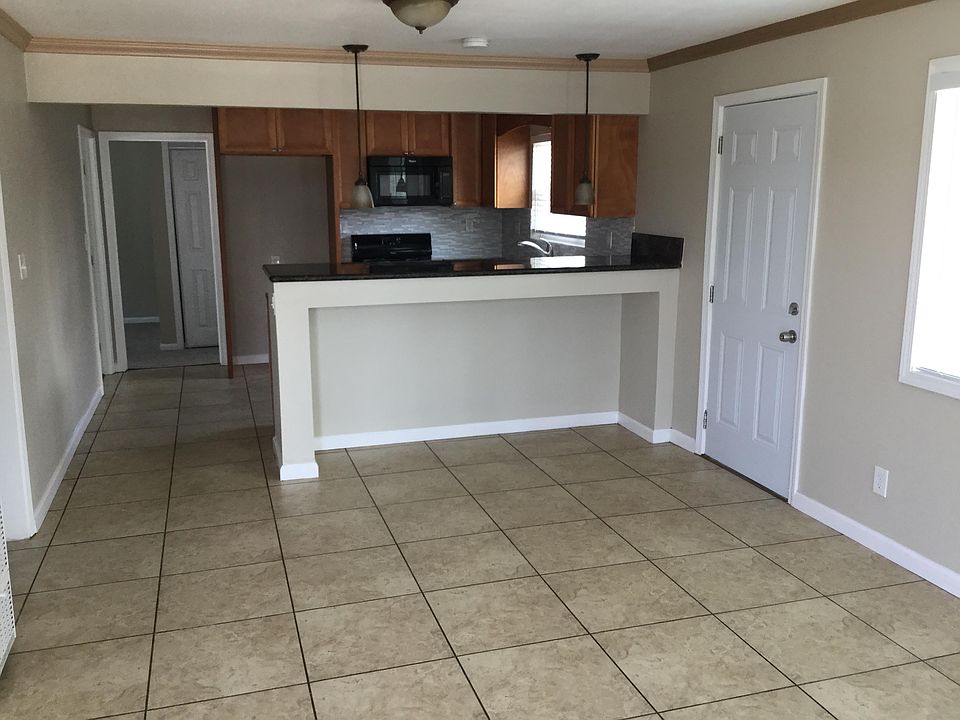 2nd image of 407 E 68th St