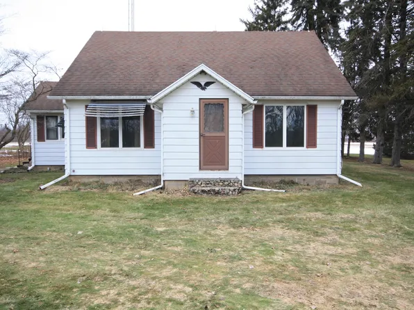 9575 Branch Rd, Watervliet, MI 49098