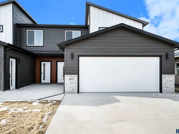 809 N Marquette Pl, Sioux Falls, SD 57110