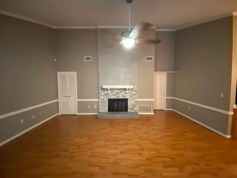 1607 Salisbury Pl — Photo 7