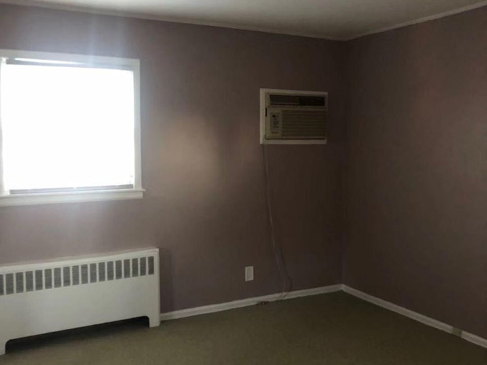 1st image of 14332 Quince Ave #2