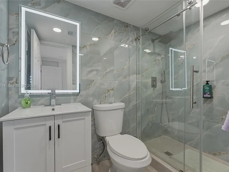 3702 NE 171st St #17 — Photo 11
