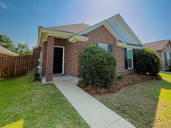 3rd image of 1331 Cameron Ct