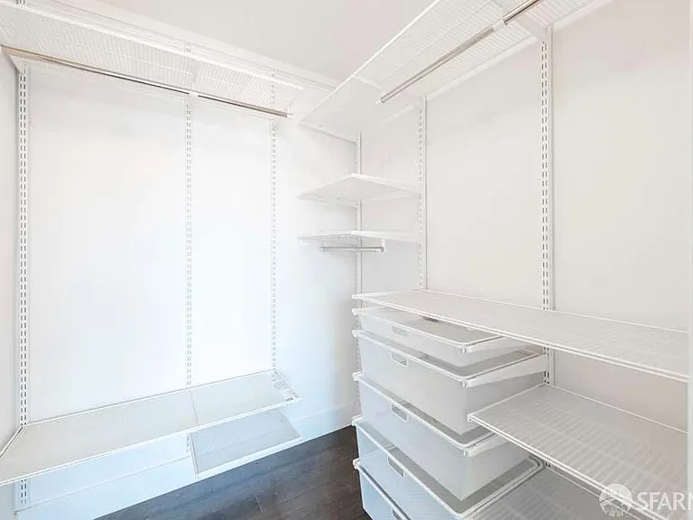 260 King St #717 — Photo 12