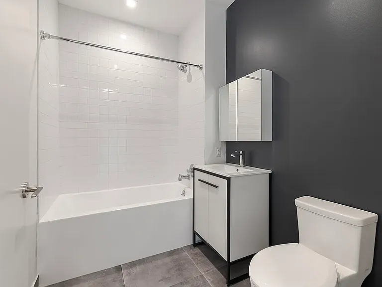 837 Maple St #1R — Photo 5
