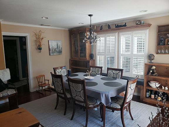 Dining area with built in shelves