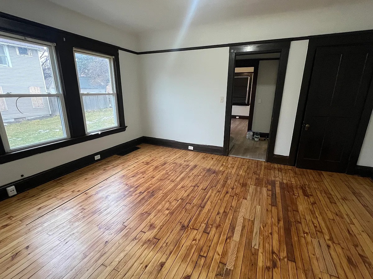 Building Photo - 3745 E 71st St #1