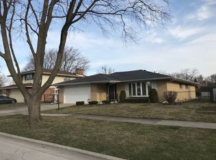 1804 E Maya Ln, Mount Prospect, IL 60056