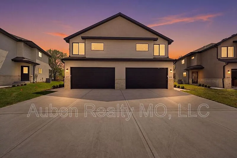3 bed, 2.5 bath, 1725 sqft, $2,795 — Photo 1