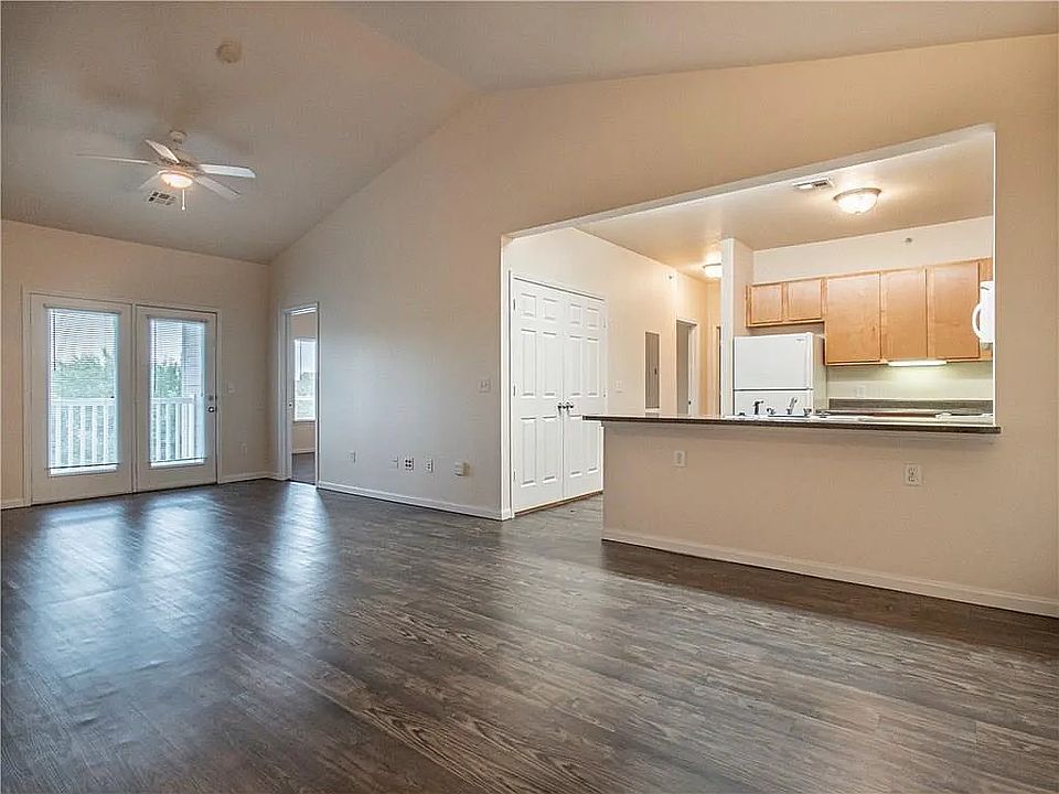 Large open living room space and open kitchen. Also an accessible balcony that provides lots of sunlight.