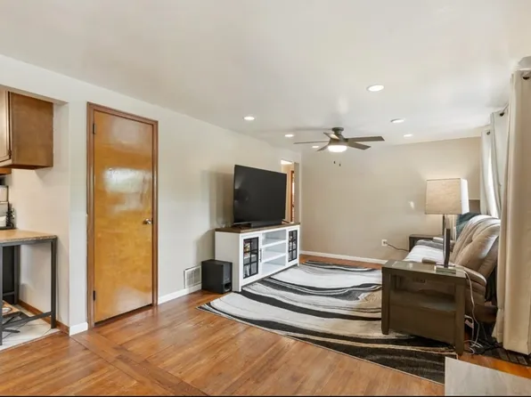 136 Wallace Ave #1, East Pittsburgh, PA 15112