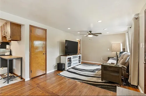 136 Wallace Ave #1 Photo 1