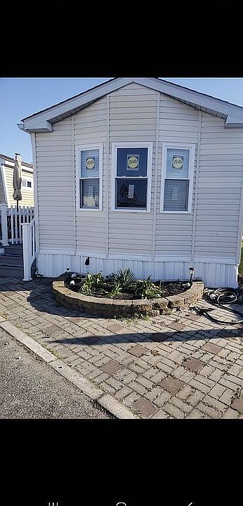 1st image of 44 E Bennett Ave