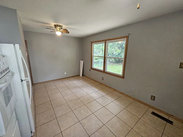 Dining room.