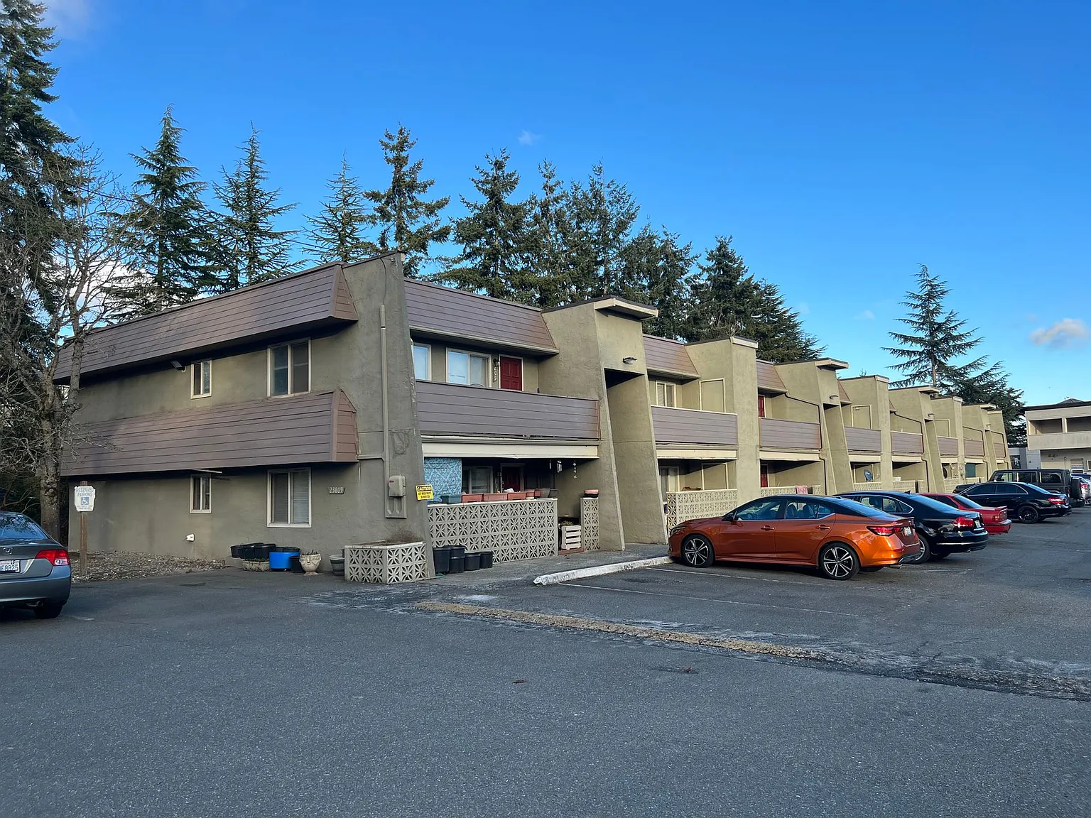 Skandi Villa in Edmonds | Boutique Apartments with Modern Touches | 1 MONTH FREE! — Photo 4