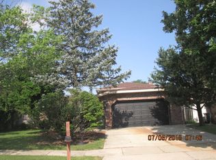 15554 Vista Dr, Oak Forest, IL
