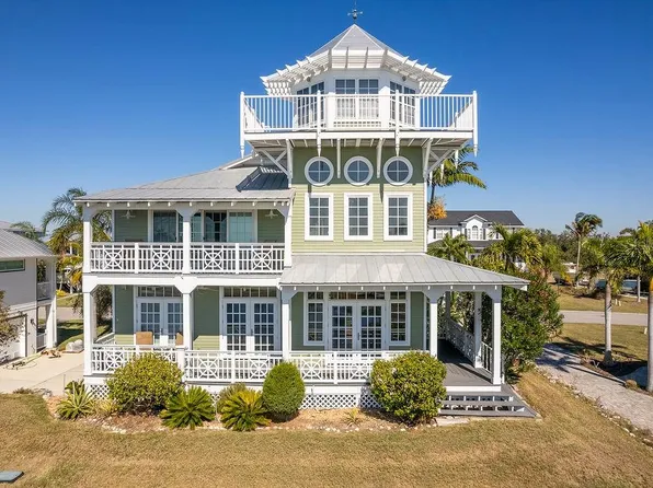 31 Island Ct, Terra Ceia, FL 34250