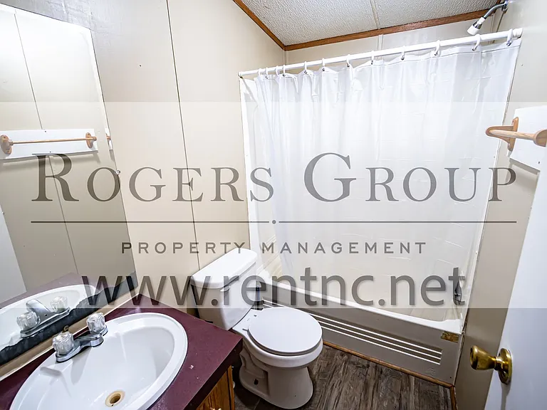 505 Tower Ln — Photo 8