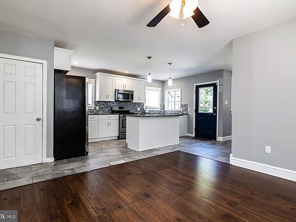 3rd image of 27 Apple Ave