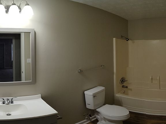 5th image of 149 Tanglewood Ct