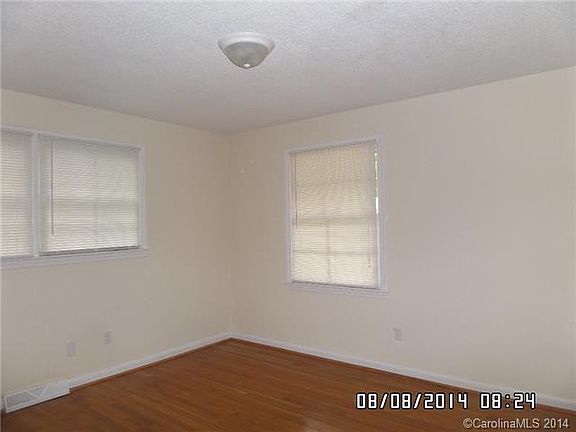 5th image of 1909 Elmwood Dr