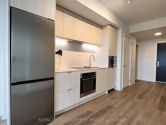 5th image of 3009 Novar Rd #608