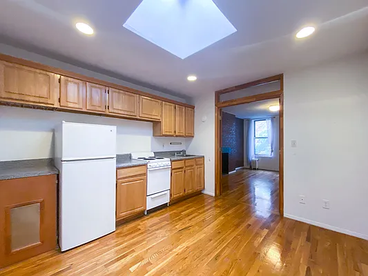 Rented by Compass | media 33