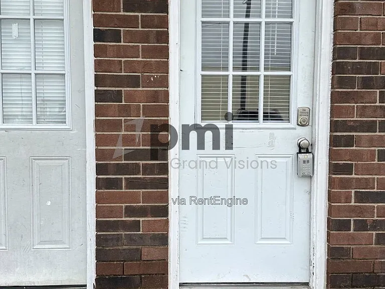 1616 University Dr — Photo 18