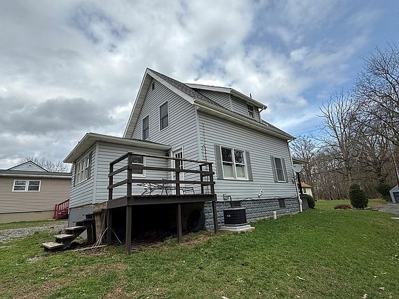 4th image of 209 Oak Rd