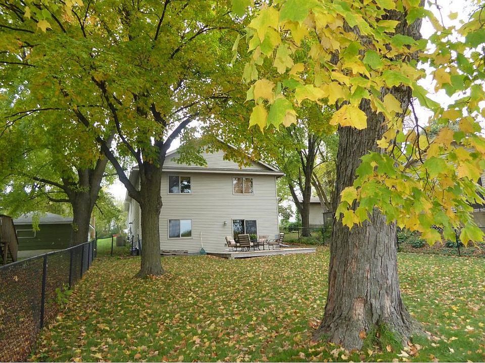 ESCAPE TO THE COUNTRY Perfect compliment to small town living surrounded by nature