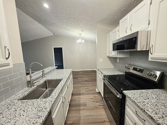5th image of 25 Rio Grande Cir APT 12