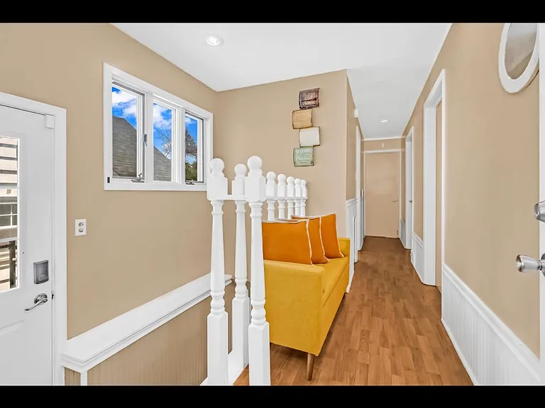 1155 James Ave — Photo 11