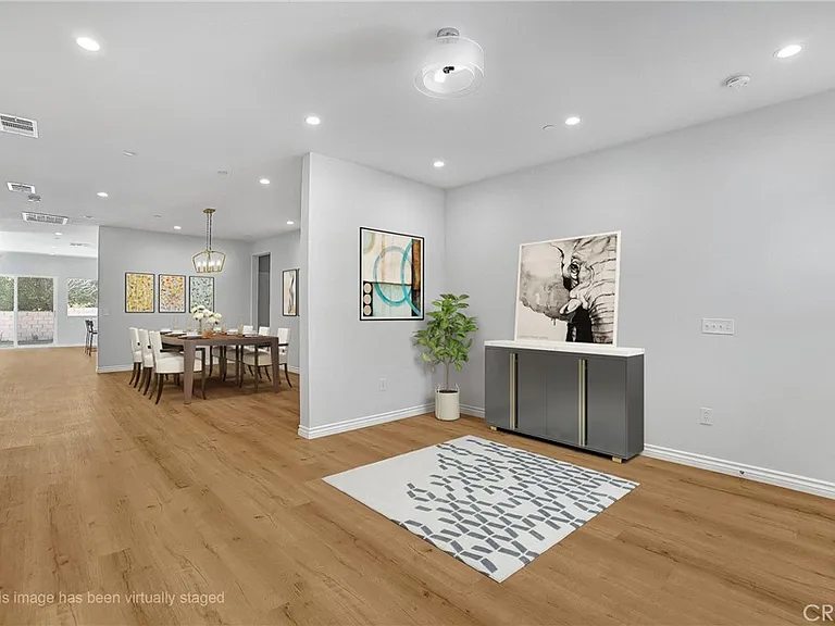 451 Hervey Ave — Photo 3