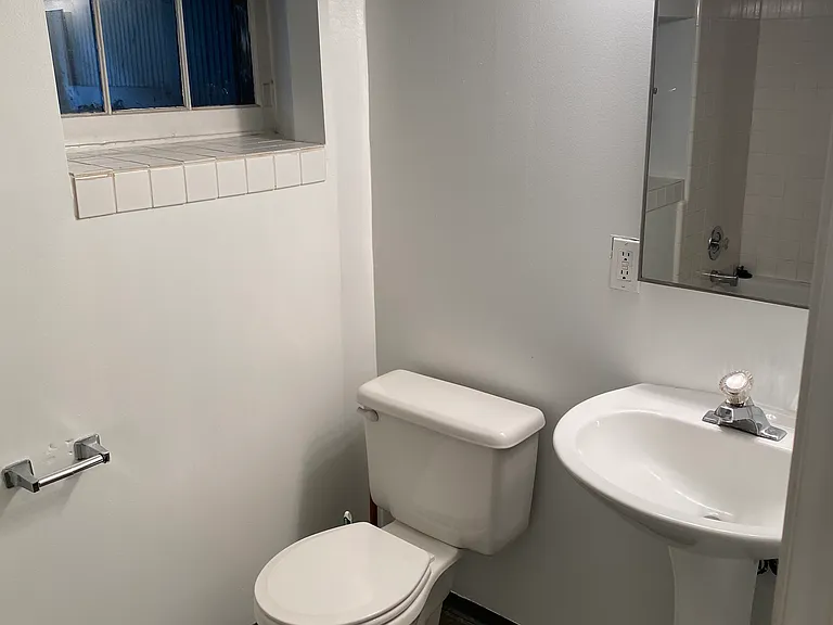 249 S Douglas St #4 — Photo 9