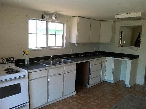 2nd image of 2210 S 4th Ave