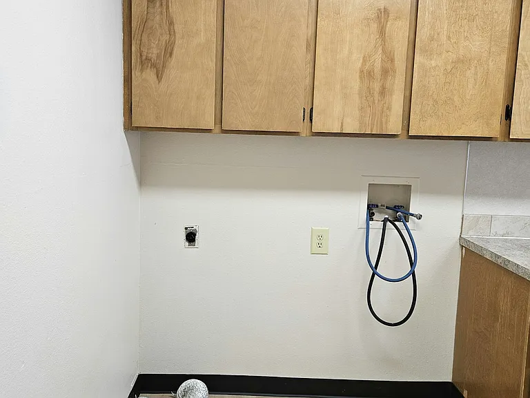 2550 Lee St SE — Photo 5
