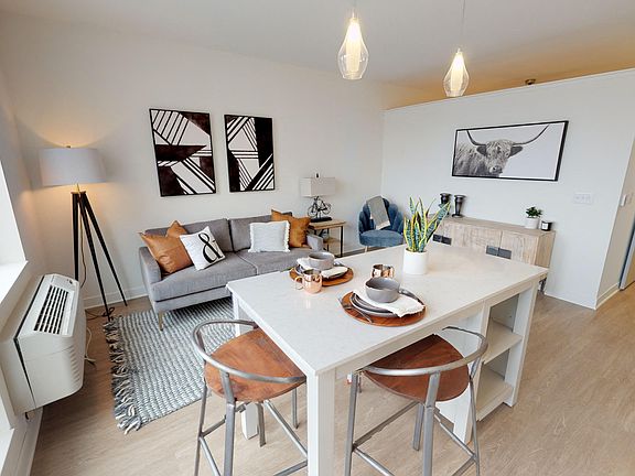 4th image of 107 13th Ave NE #308