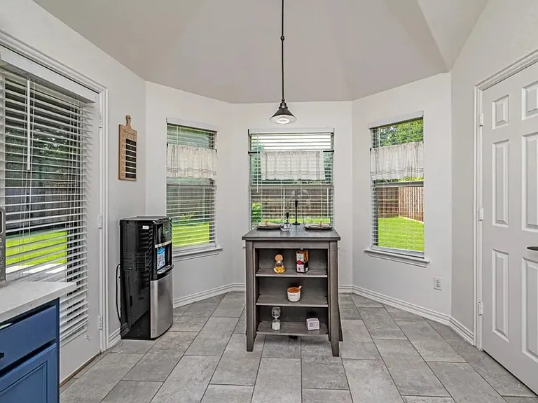 8309 Green Ash Dr — Photo 7