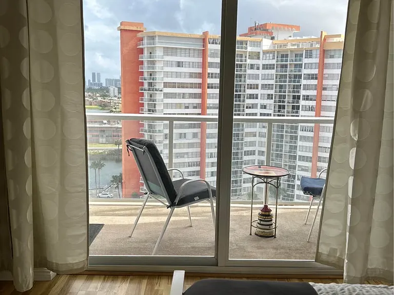1301 Miami Gardens Dr #1421W — Photo 11