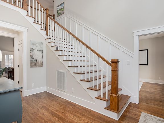 5th image of 106 Farrington Dr