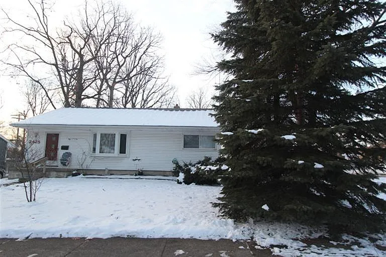 2425 Walter Dr photo 1