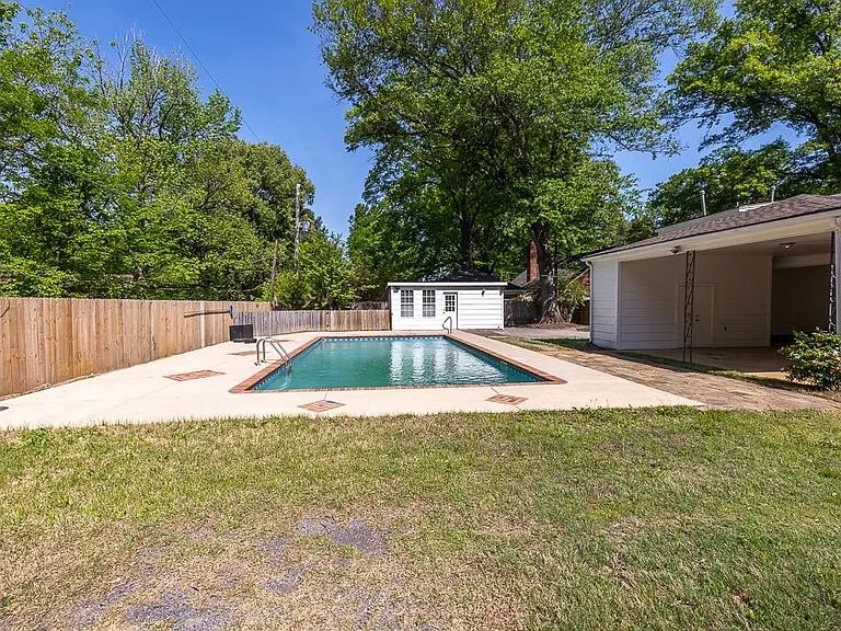 1539 Brookside Dr — Photo 16