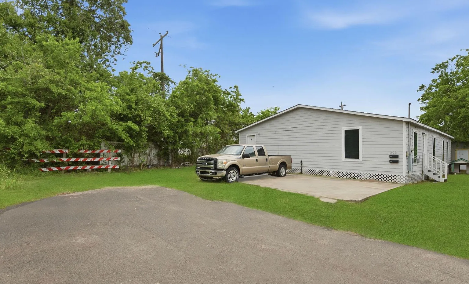 3 bed, 960 sqft, $1,250 — Photo 1