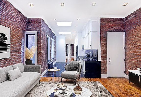 3rd image of 601 Hudson St #8