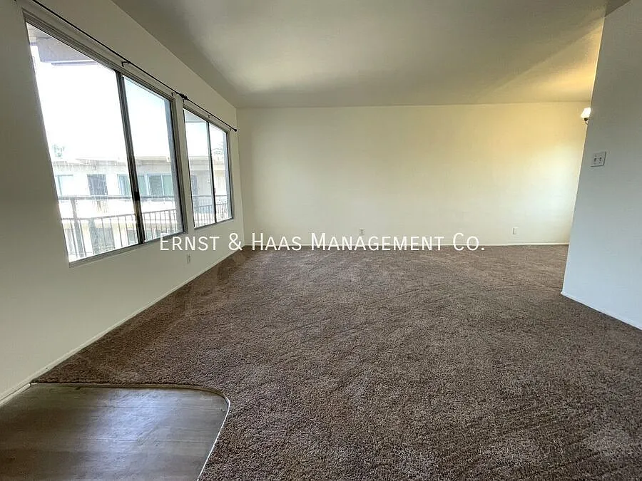 Lovely 2-Bedroom Condo with Gated Entry! — Photo 2