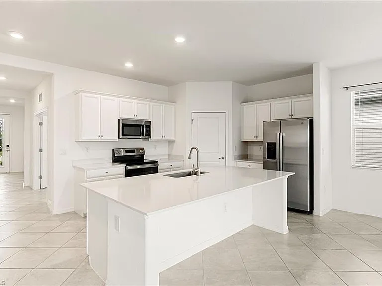 2525 Kona Way — Photo 3