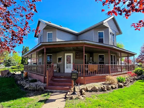 321 5th Ave SE, Pipestone, MN 56164