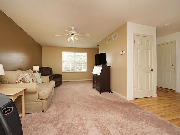 4th image of 35 Mallard Dr