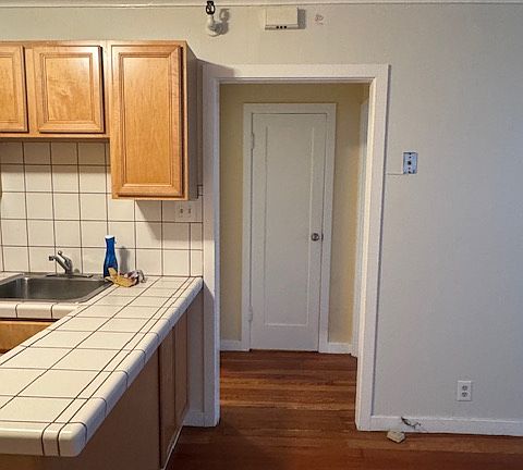 3rd image of 14 Kent St #14